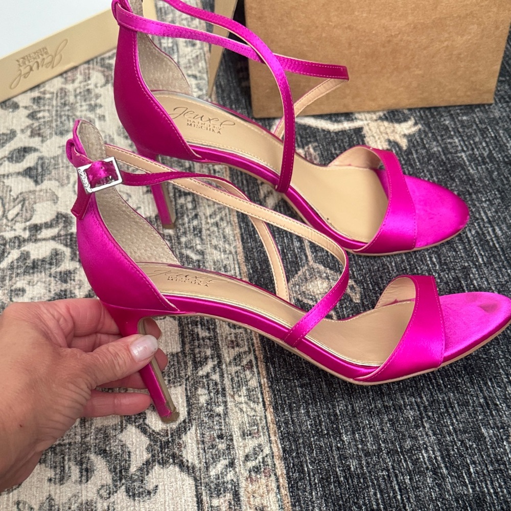 Jewel Badgley Mischka Fuchsia Strappy Heels
